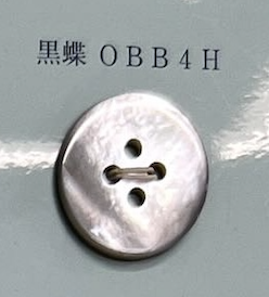 OBB4H 4つ穴 縁なし 黒蝶 貝ボタン トモイ