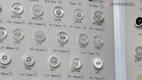 132 DAIYA BUTTONS 二つ穴ポリエステルクリアボタン 大阪プラスチック工業(DAIYA BUTTON)/オークラ商事 -  ApparelX アパレル資材卸通販・仕入れ